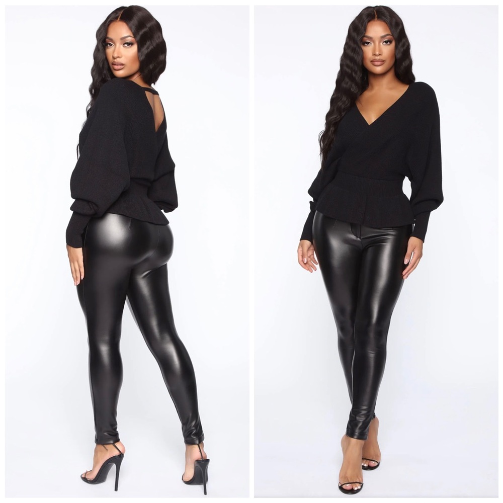 Fashion Nova Ribbed Sweater Top V Neck Women's size Small (S) Black
